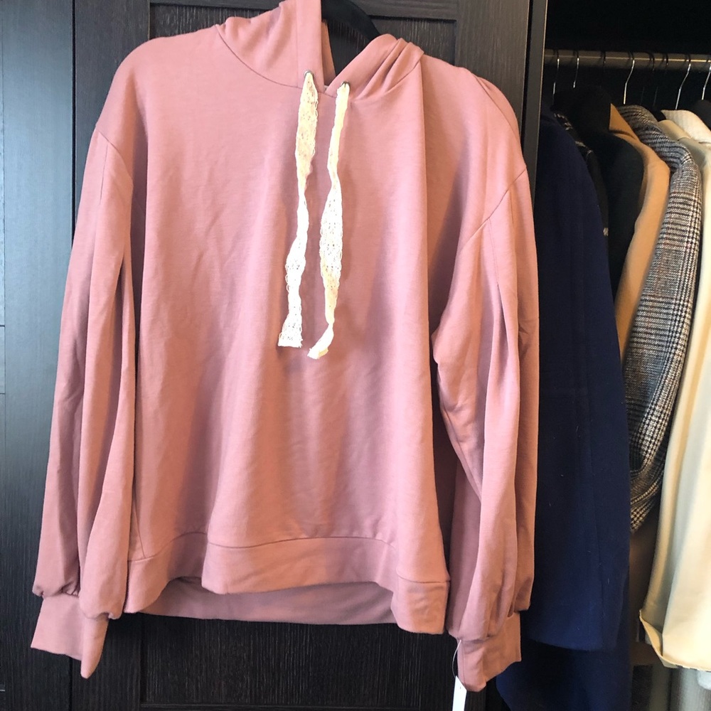 Pink hoodie with balloon sleeves